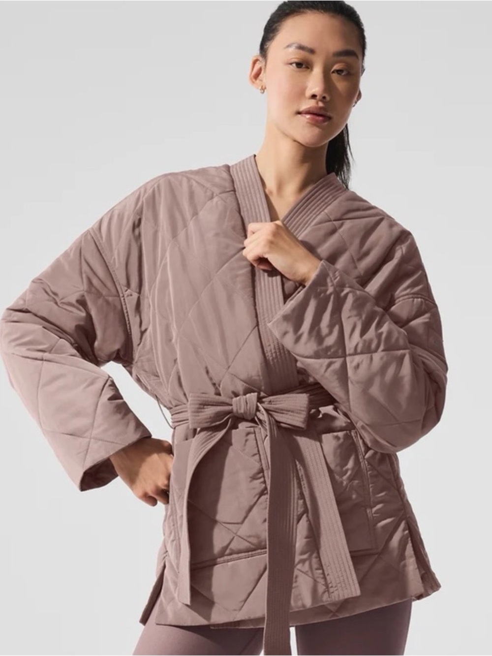NWOT Alo Yoga Urbanite Wrap Puffer Mushroom